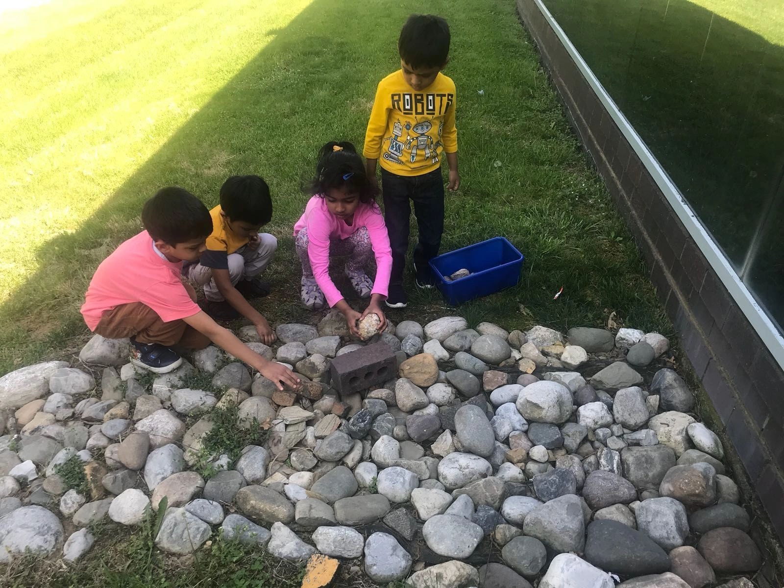 Children learning at Curie Preschool South Riding